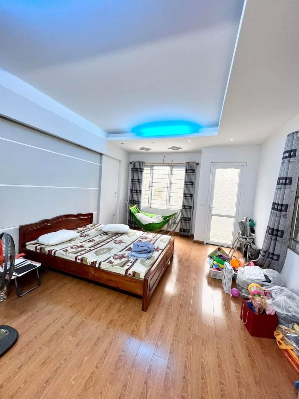 Nhà phố Định Công Hoàng Mai: 42m2, 4 Tầng, Ngõ Nông, Giá 5.45 Tỷ