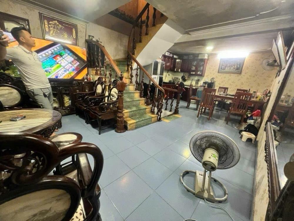 Ngọc Khánh 40m2 Mặt Tiền - Lô Góc 3 Thoáng - Sổ Nở Hậu