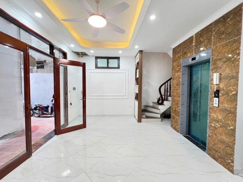 Cổ Nhuế Giá Tốt: Mua Nhà 36m2, 6 Tầng, Thang Máy, Mặt Tiền Rộng