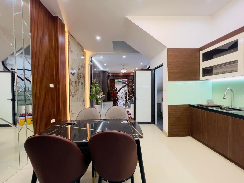 Bán nhà phố Giải Phóng 45m2, 5 Tầng, Giá 5.5 Tỷ - Vị Trí Đắc Địa