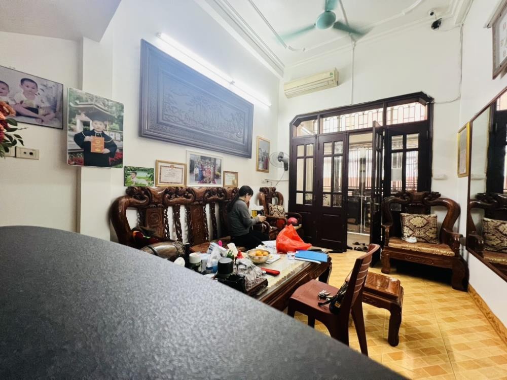 Bán nhà 5 tầng, 40.7m2, gần Học viện Cảnh sát Nhân dân - Giá 13.9 tỷ
