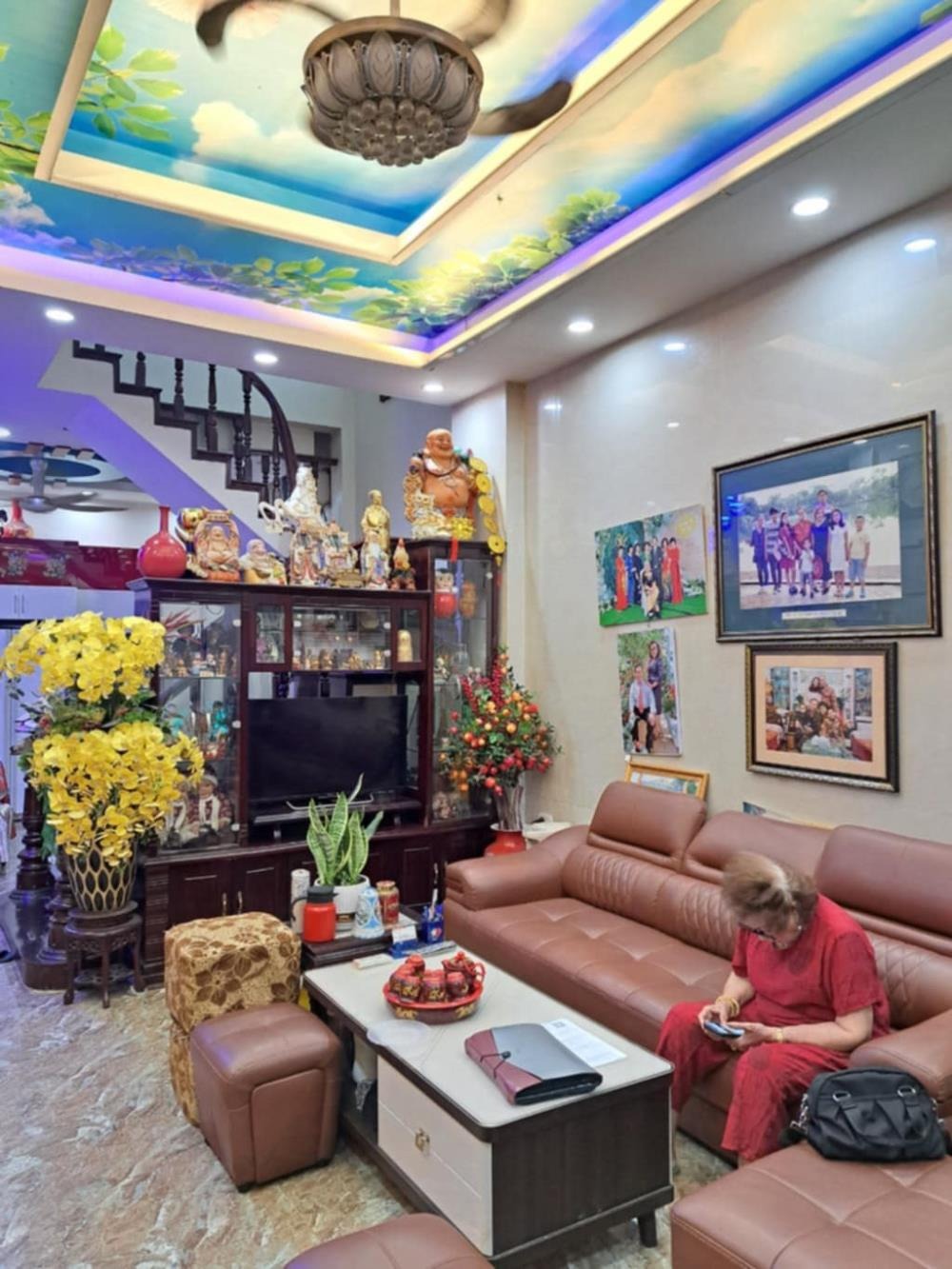 Bán nhà phố Đội Cấn - 5 tầng, gần Hồ Tây - Giá Tốt