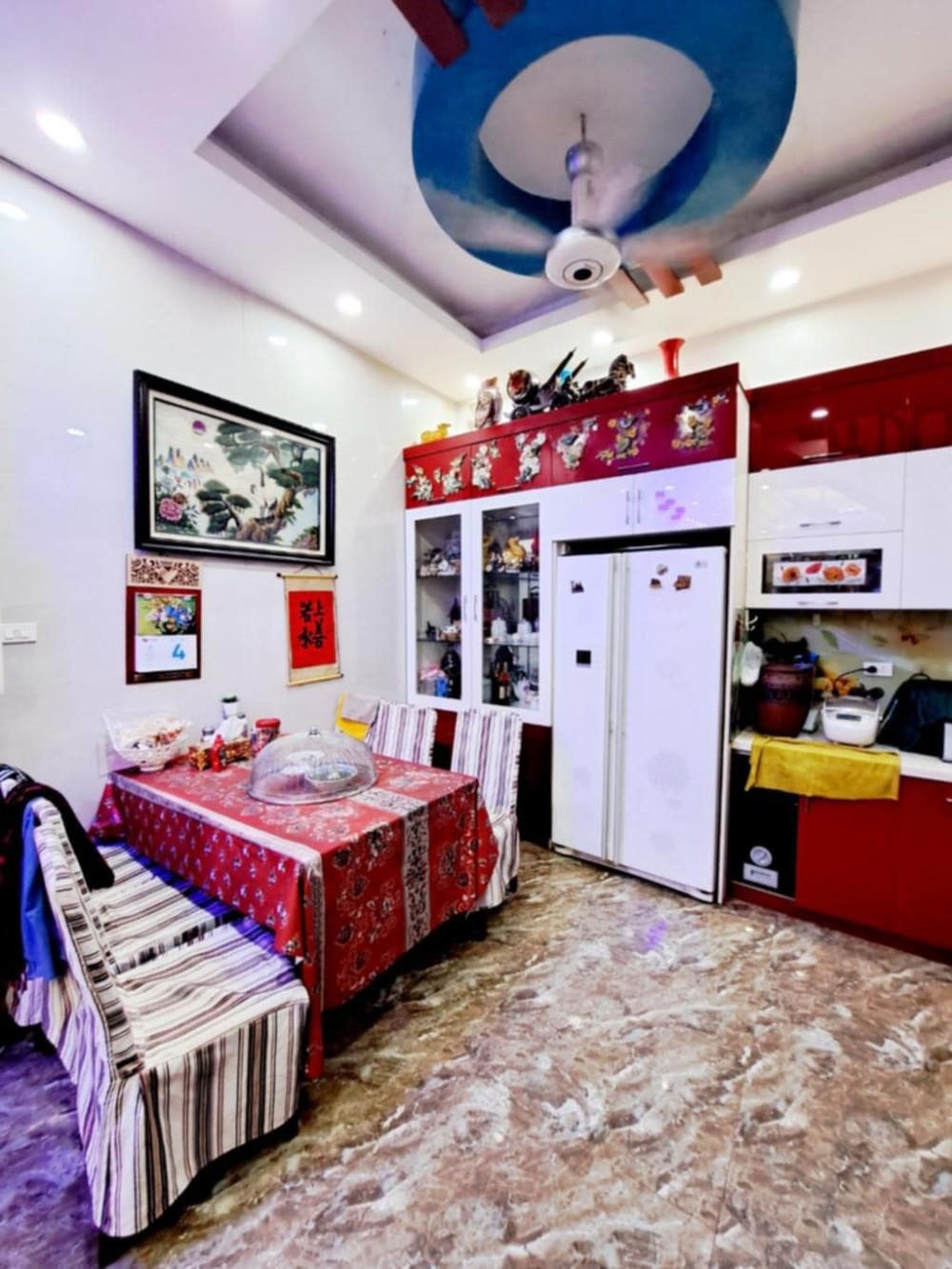 Bán nhà phố Đội Cấn - 5 tầng, gần Hồ Tây - Giá Tốt