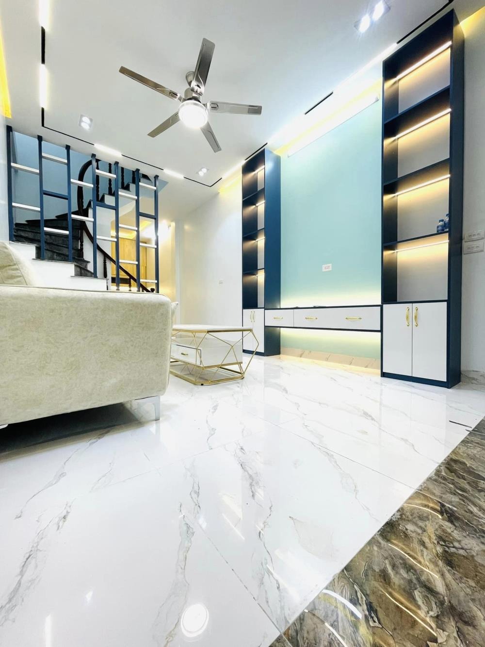 Bán nhà phố Bằng Liệt, Hoàng Mai 40m² 4 tầng, 6.15 tỷ, ô tô gần đường