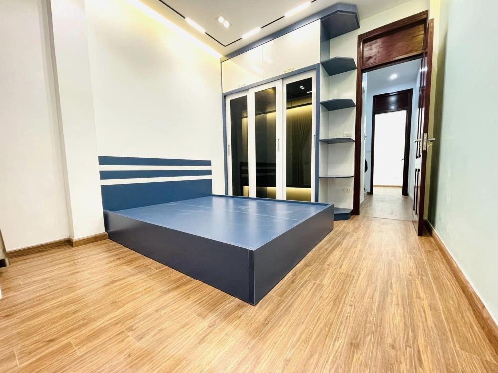 Bán nhà phố Bằng Liệt, Hoàng Mai 40m² 4 tầng, 6.15 tỷ, ô tô gần đường