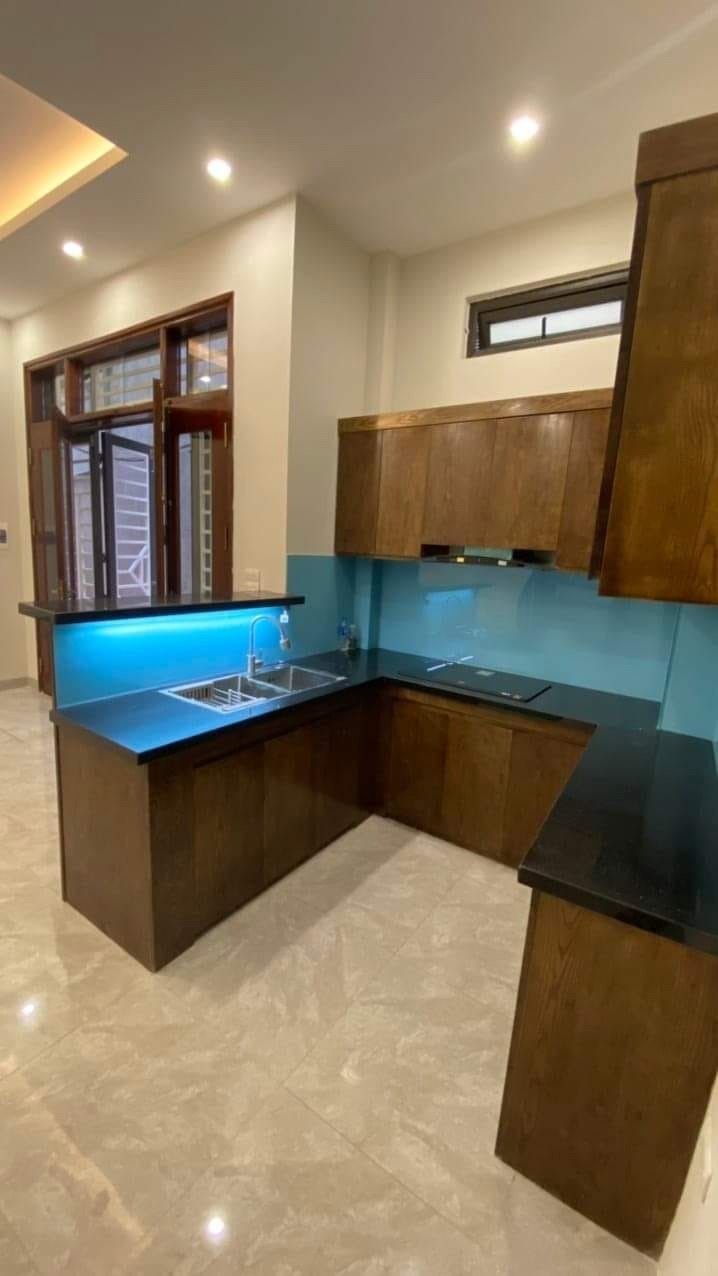 Bán Nhà Kim Giang Hoàng Mai 45m² 5 Tầng Mặt Tiền Giá Tốt - Vị Trí Đắc Địa