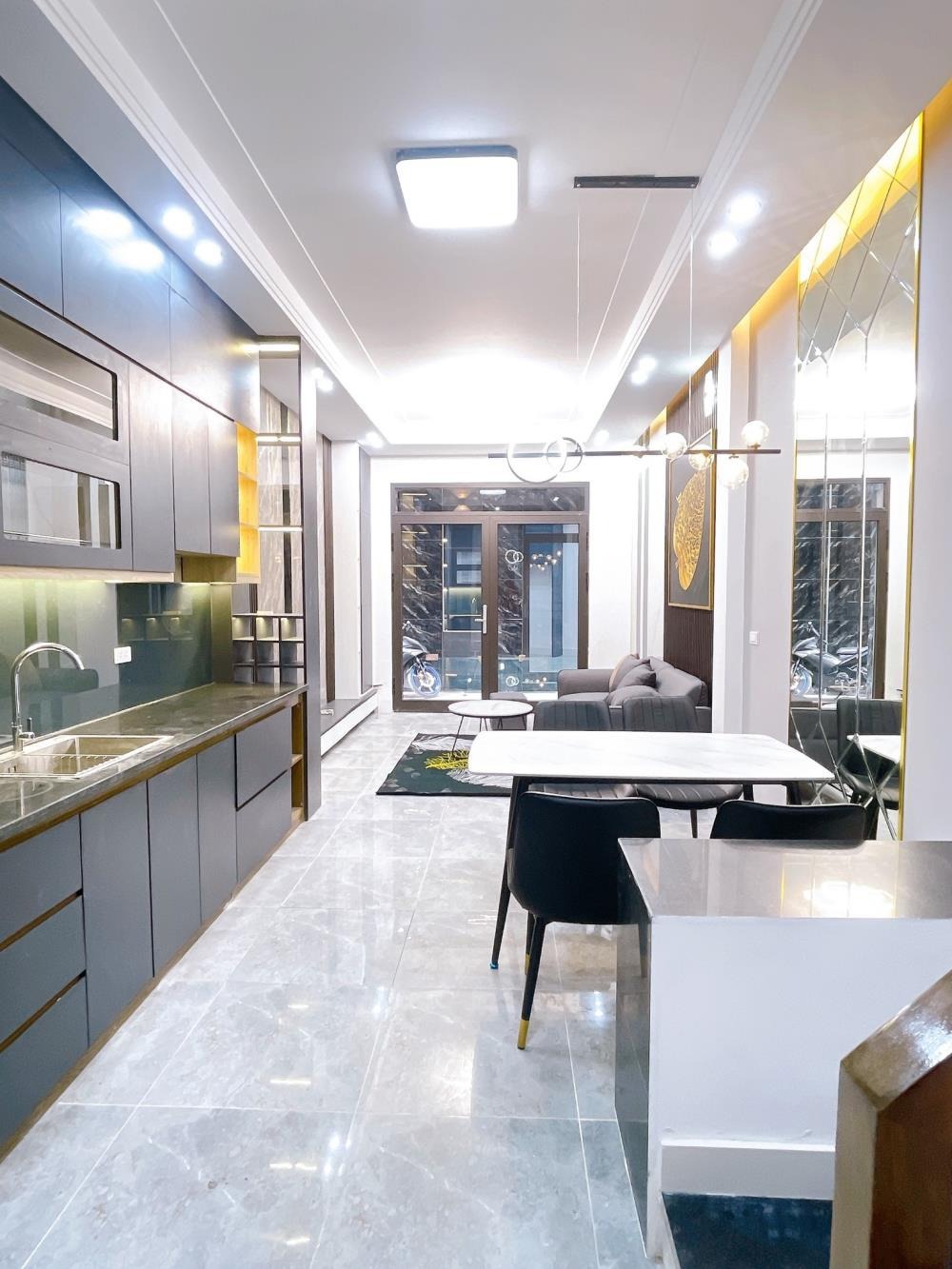 Bán Gấp Nhà Đẹp Linh Đàm 40m2, 5 Tầng, Giá 5.8 Tỷ - Ô Tô Đỗ Cổng