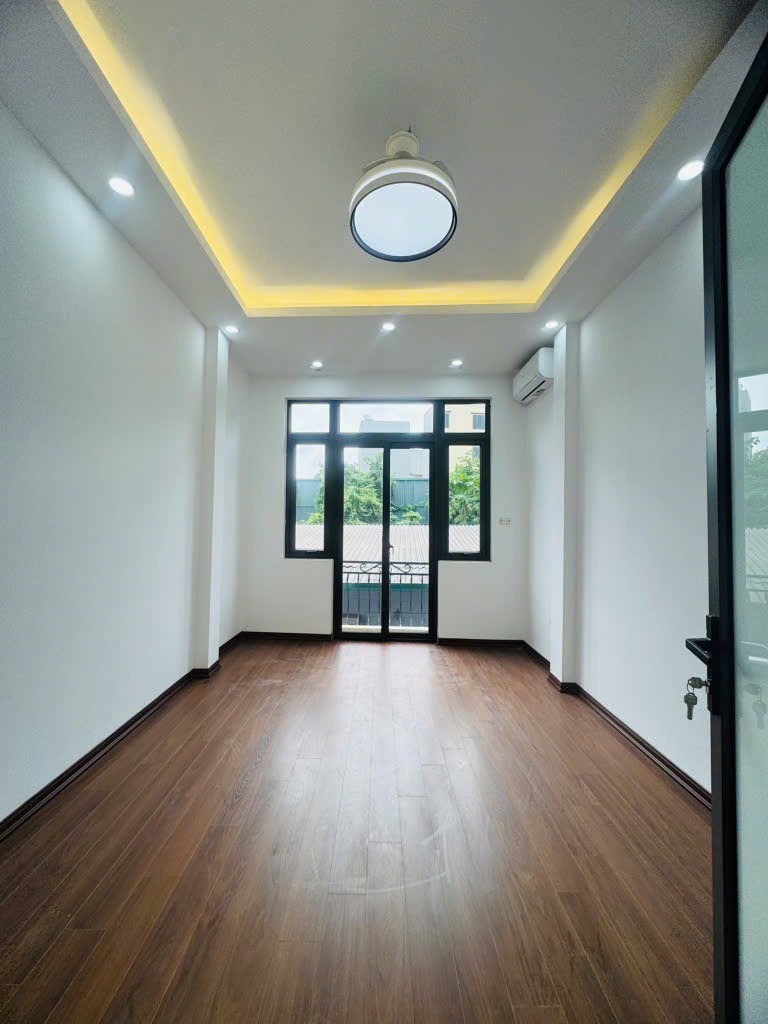 Bán nhà trung tâm Hoàng Mai, 36m2, 5 tầng, ô tô đỗ cửa, giá 8.35 tỷ