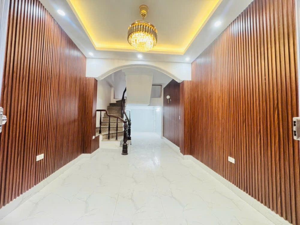 Bán nhà trung tâm Hoàng Mai, 36m2, 5 tầng, ô tô đỗ cửa, giá 8.35 tỷ
