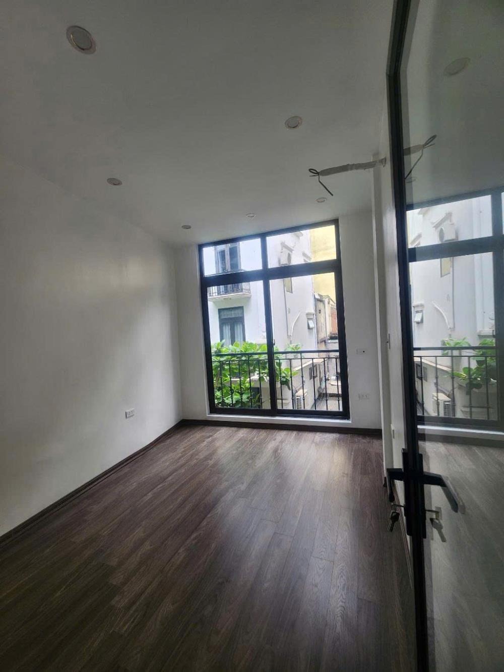 Bán Gấp Mặt Phố Phan Phú Tiên, Đống Đa - 8.5 Tỷ - Vị Trí Đắc Địa