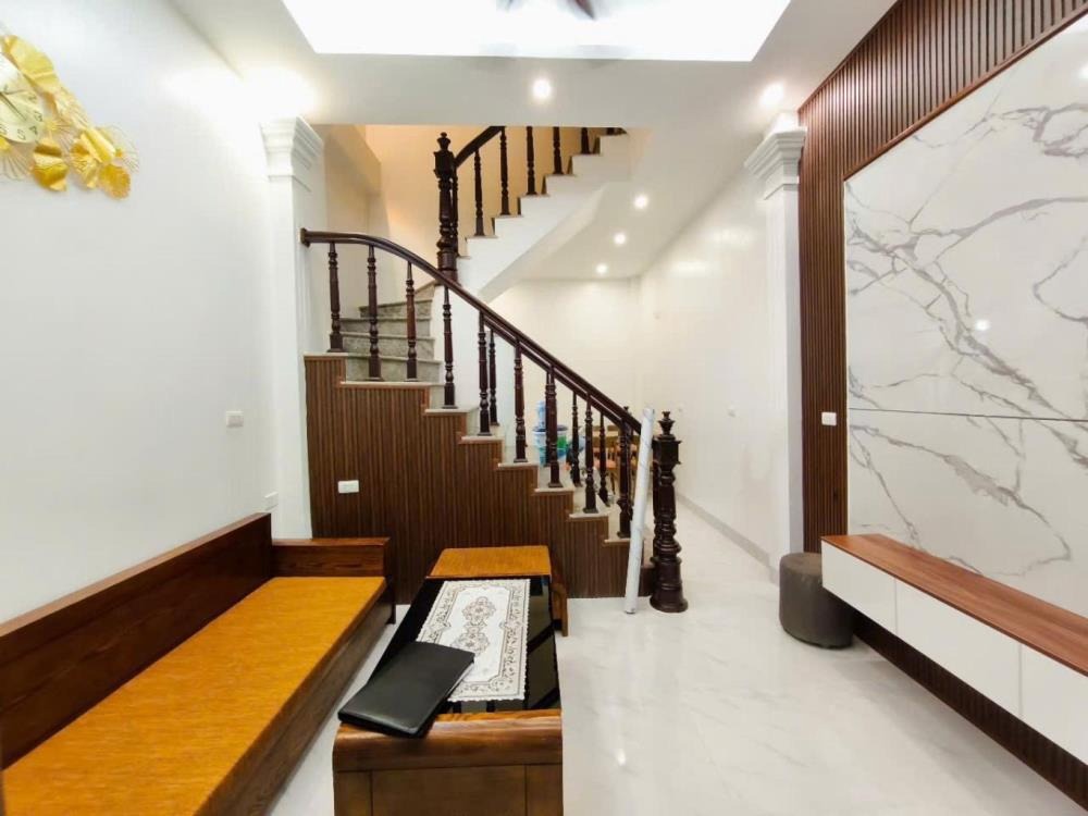Lĩnh Nam - Nhà Đẹp 4 Tỷ - 3 Ngủ - Gần Ô Tô - Ngõ Rộng Thoáng