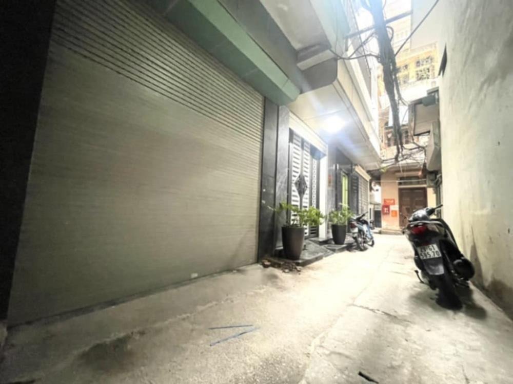 Bán nhà đường Bưởi - Khu phân lô - 6 tầng thang máy - 5 phút ra Hồ Tây