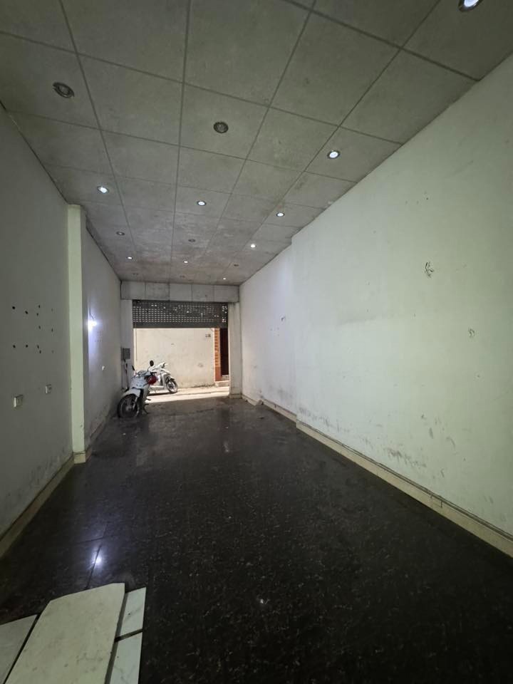 Bán nhà Bưởi 6 tầng, thang máy, cách phố 20m - Giá 14 tỷ