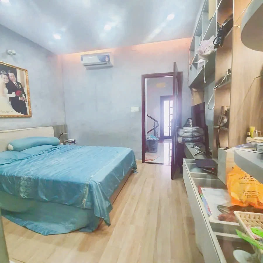 Nhà 4 Tầng, Có Thang Máy, Phan Huy Ích - Giá 7.8 Tỷ - Vị Trí Đắc Địa