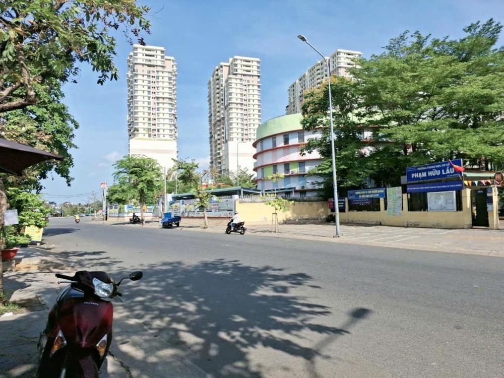 Nhà phố Quận 7 - 110m2 - 3PN - Giá 15.5 tỷ - Vị trí đắc địa