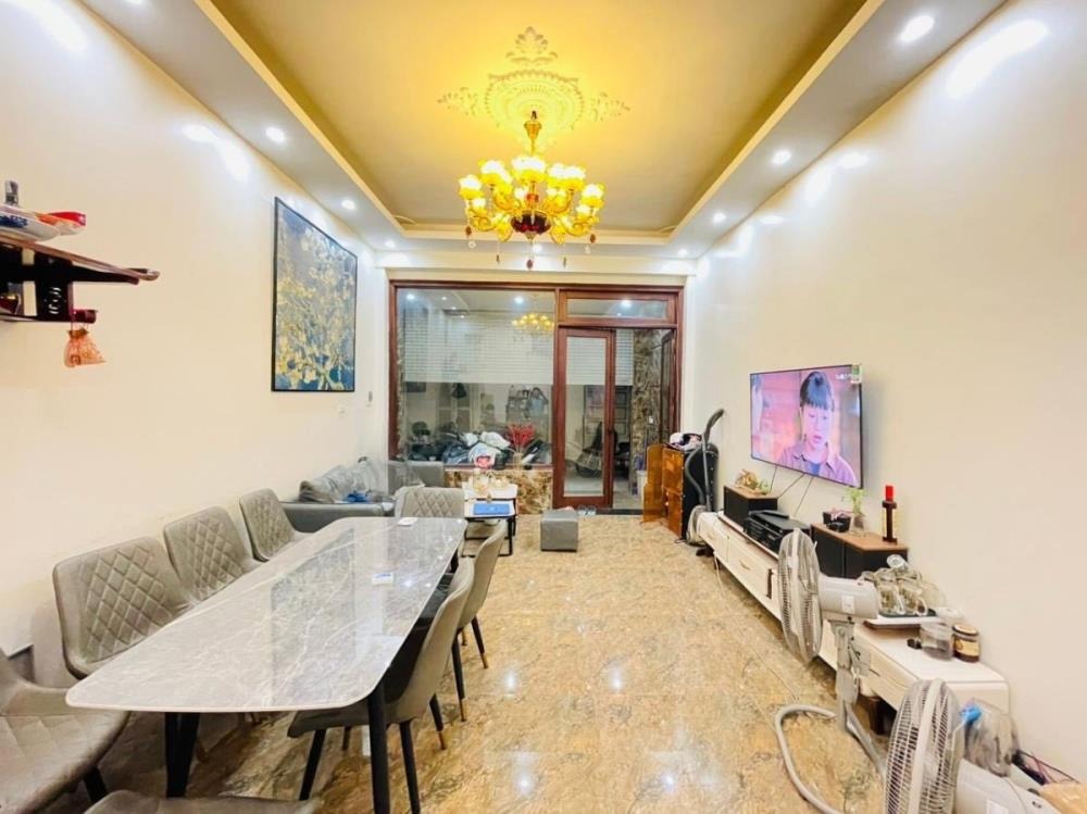 Kim Ngưu - Nhà Dân 4 Tầng, Full Nội Thất, 52m2, Gần Ô Tô - Giá Tốt