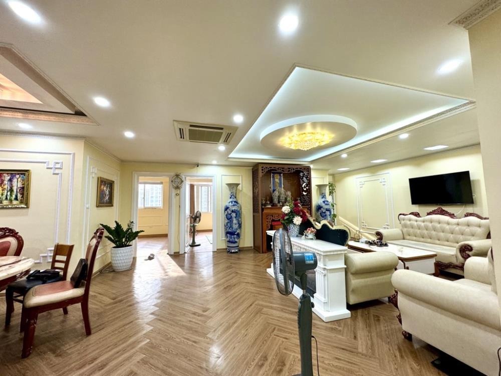 Bán Căn Hộ Cao Cấp Trung Yên Plaza - Vị Trí Vàng, Nội Thất Hiện Đại