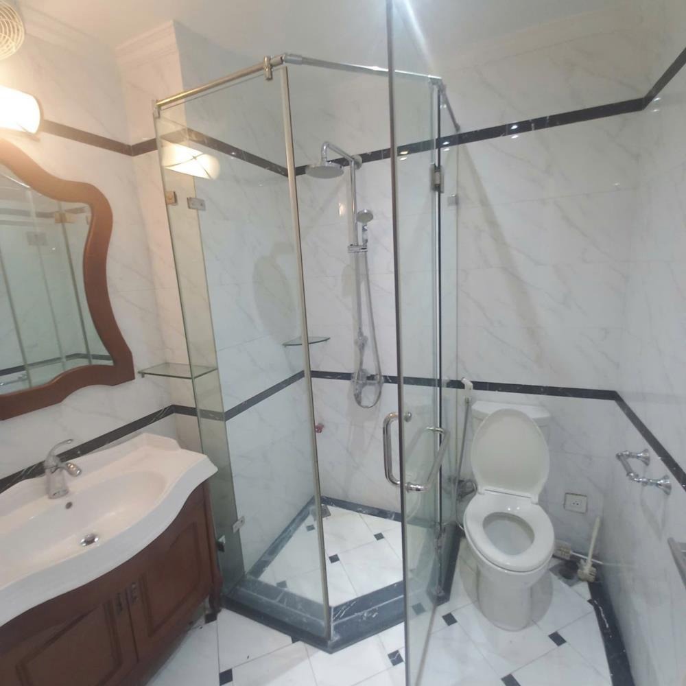 Bán nhà liền kề Văn Phú - Hà Đông: 90m², 5 tầng, Hoàn thiện, Giá 21.8 tỷ