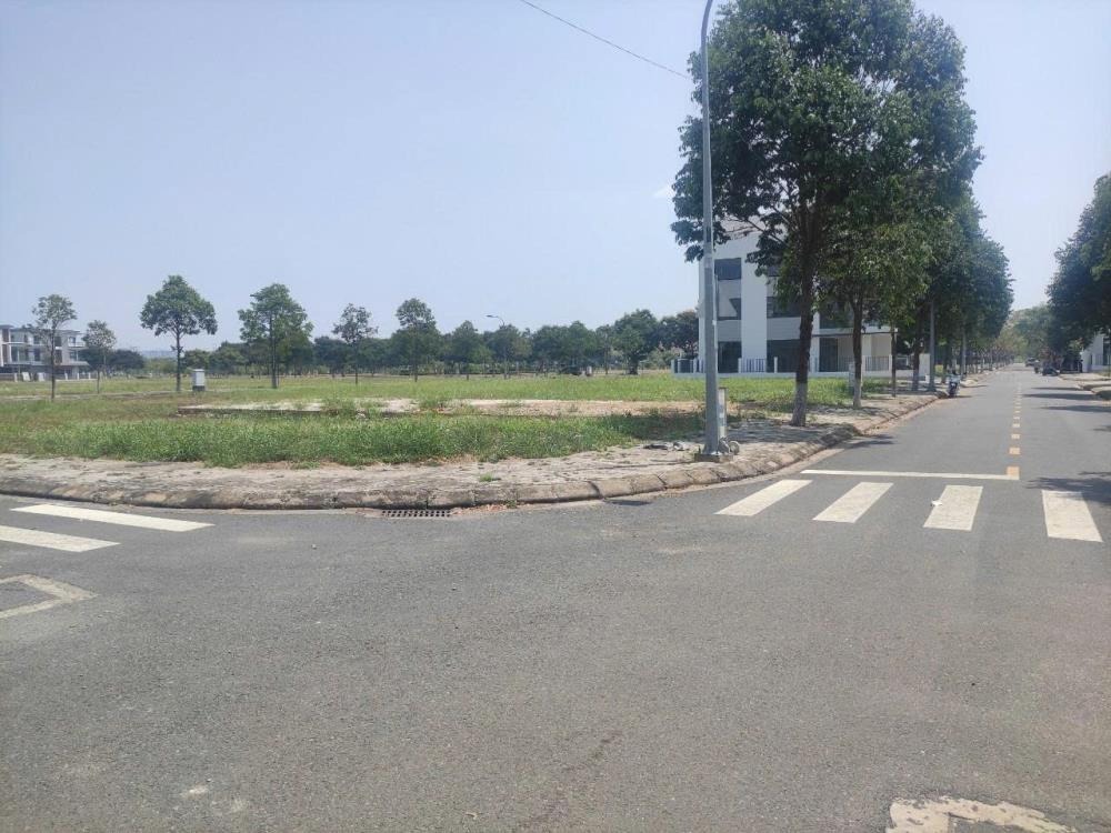 Thanh Lý Lô Đất 100m2 Mặt Tiền Lã Xuân Oai - Giá 30tr/m2 - Sổ Sẵn