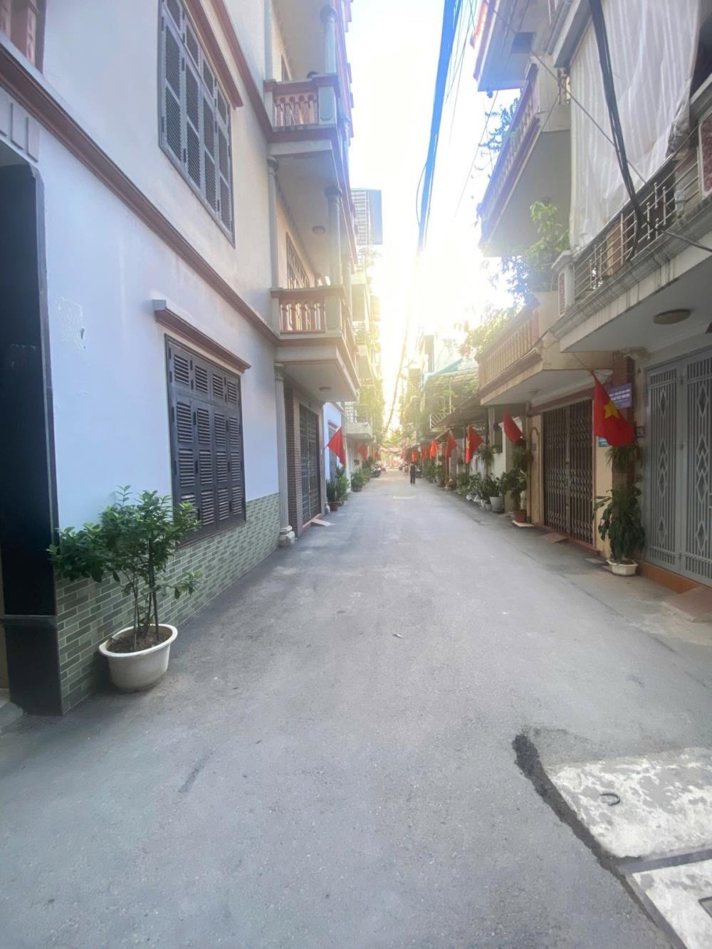 Bán nhà đường Nguyễn Chí Thanh, Đống Đa - Phân lô, Ô tô tránh - 15.7 tỷ