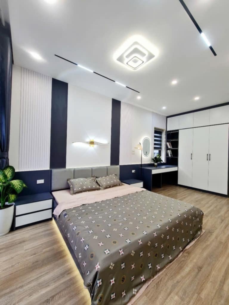 Bán nhà phố Đội Cấn - 4 Tầng - Full Nội Thất - Giá Tốt