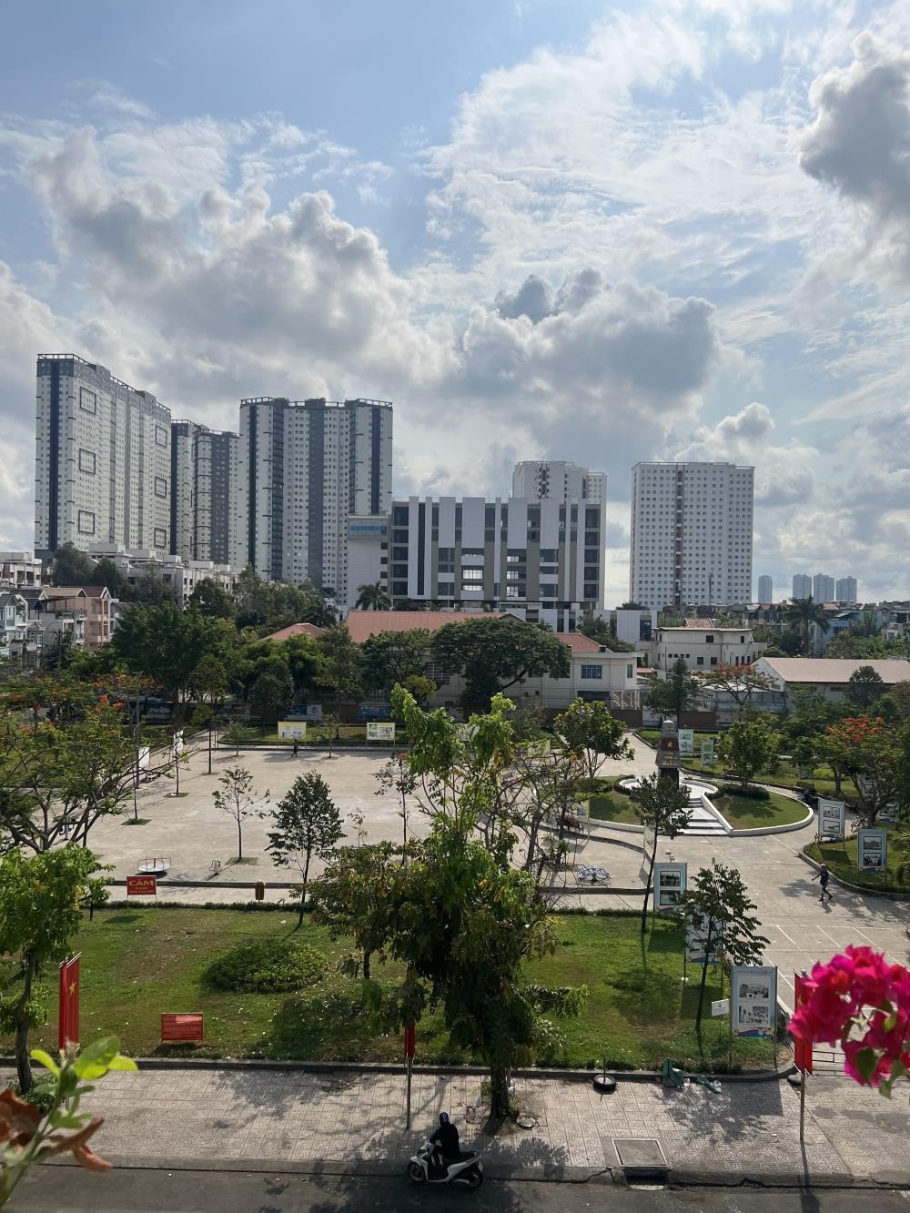 Cho Thuê Nhà Mặt Tiền Võ Liêm Sơn, Quận 8 - View Công Viên, Gần Aeon