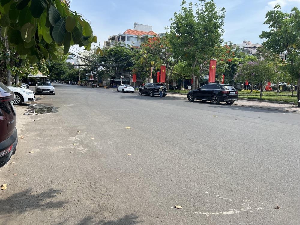 Cho Thuê Nhà Mặt Tiền Võ Liêm Sơn, Quận 8 - View Công Viên, Gần Aeon