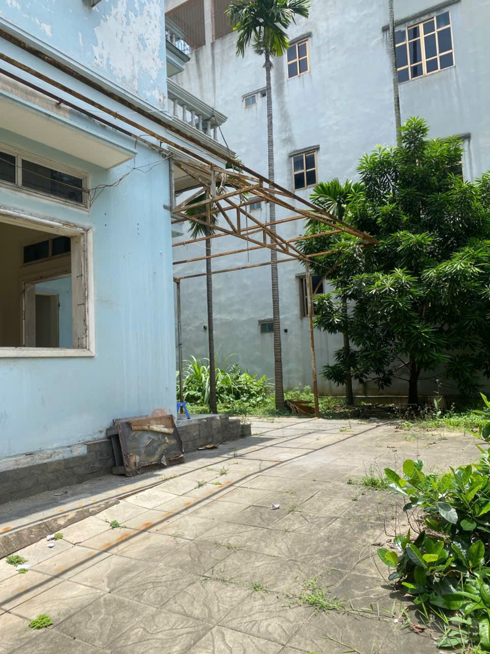 Bán Đất Mặt Phố Tây Hồ - 240m2 - Giá Tốt - Pháp Lý Sạch