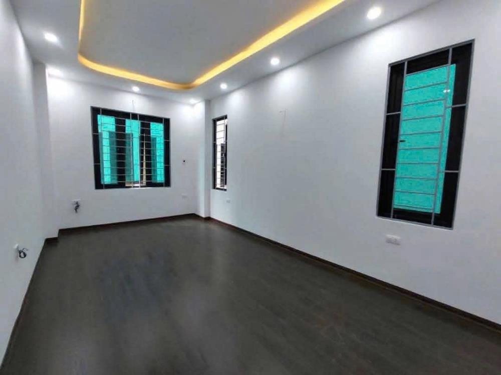 Bán Nhà Tập Thể Tầng 1 Tân Mai: 2 Tầng Như Nhà Đất, Ô Tô Đỗ Cửa, Giá 4.28 Tỷ