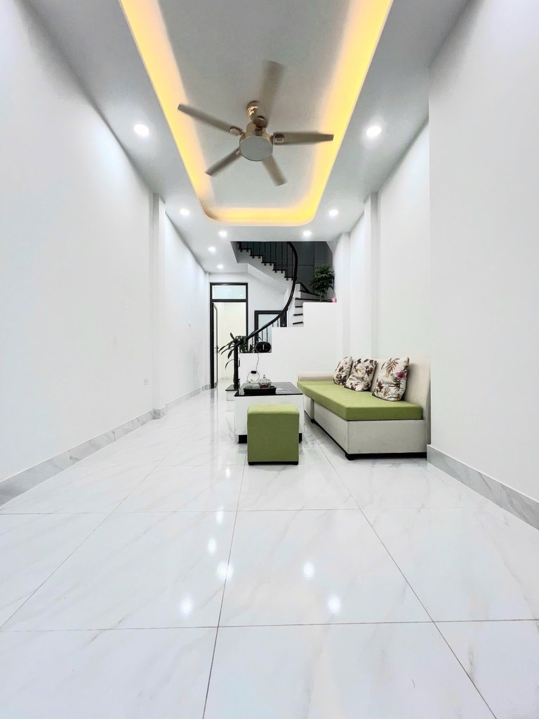 Bán Nhà Tập Thể Tầng 1 Tân Mai: 2 Tầng Như Nhà Đất, Ô Tô Đỗ Cửa, Giá 4.28 Tỷ