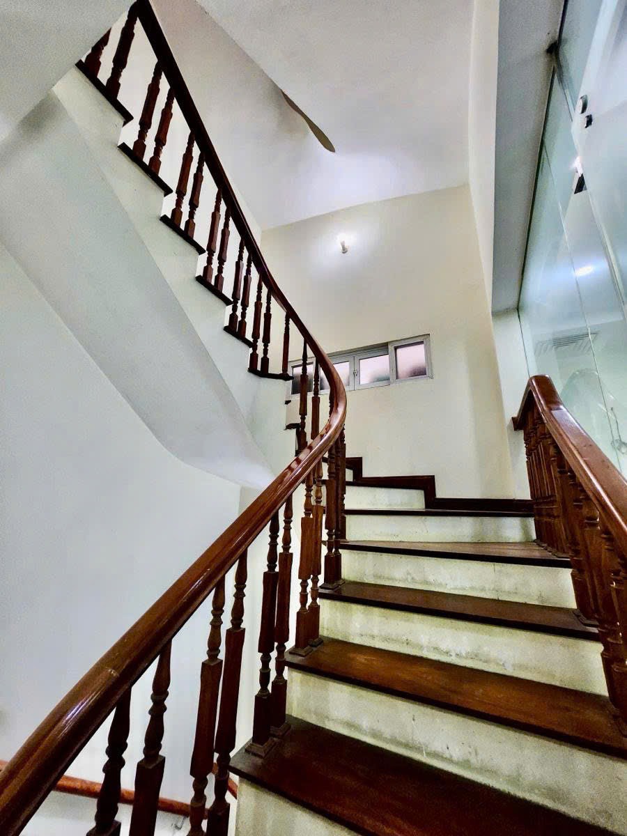 Bán nhà Thái Hà, Đống Đa: 66m2, 5 tầng, MT 4.5m, Giá 18.2 tỷ