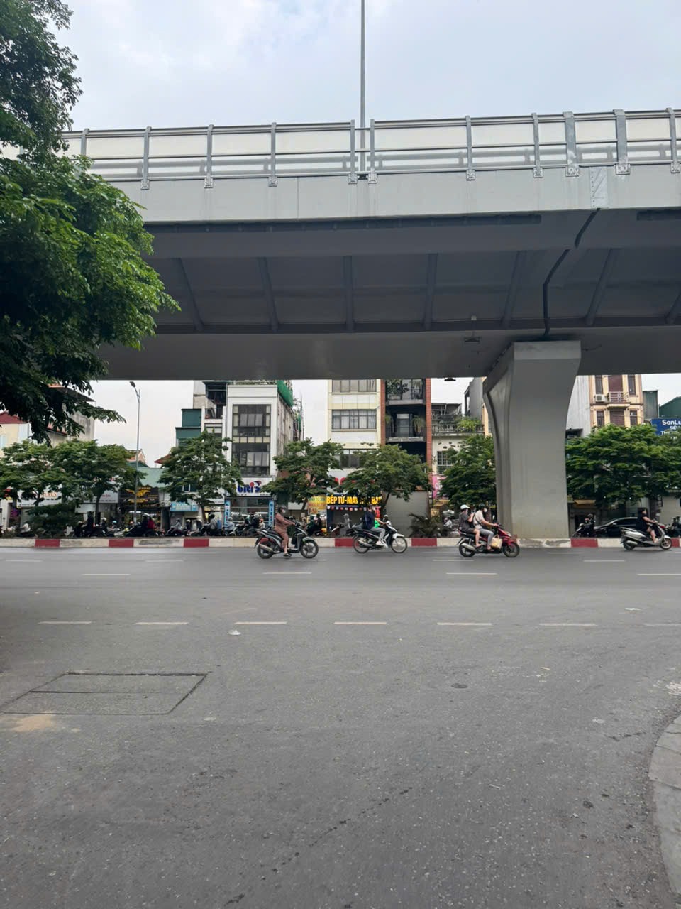 Bán nhà ngõ Hòa Bình 4, Hai Bà Trưng - 5 Tầng, Full Nội Thất, Ô Tô Đỗ Cửa