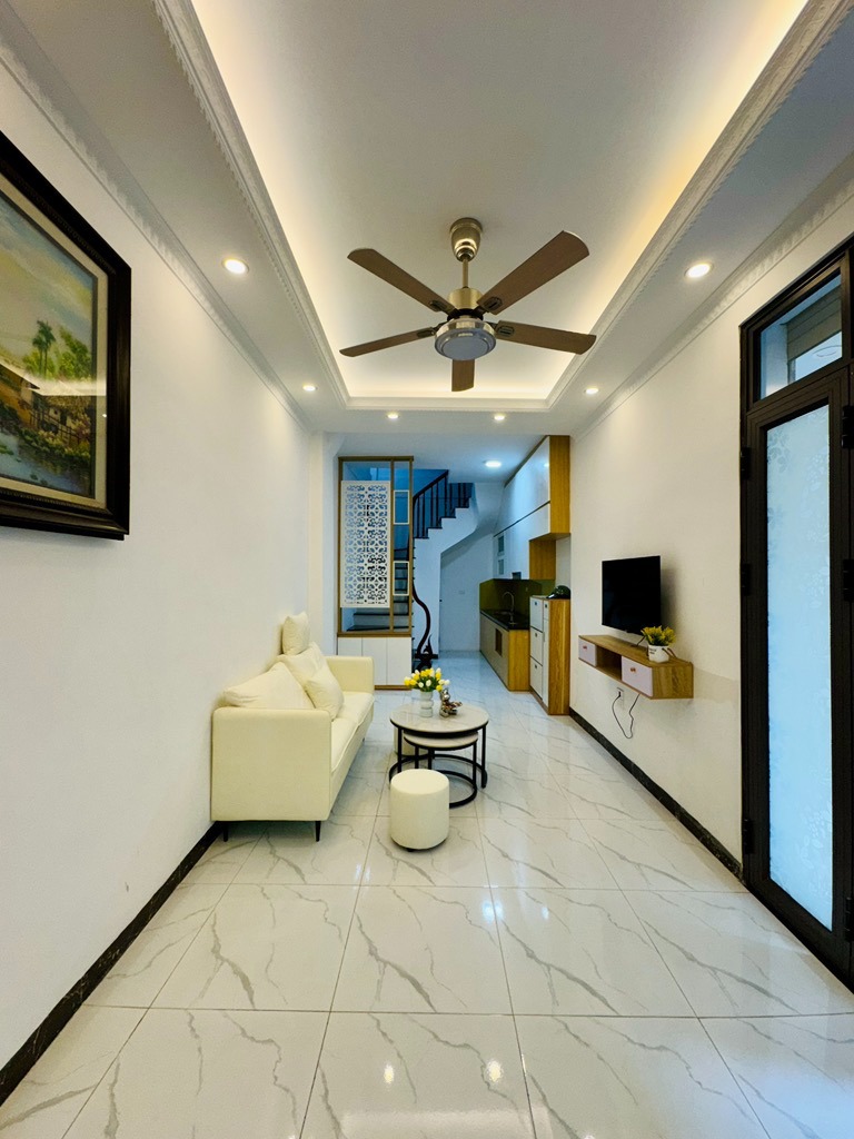 Bán nhà ngõ Hòa Bình 4, Hai Bà Trưng - 5 Tầng, Full Nội Thất, Ô Tô Đỗ Cửa