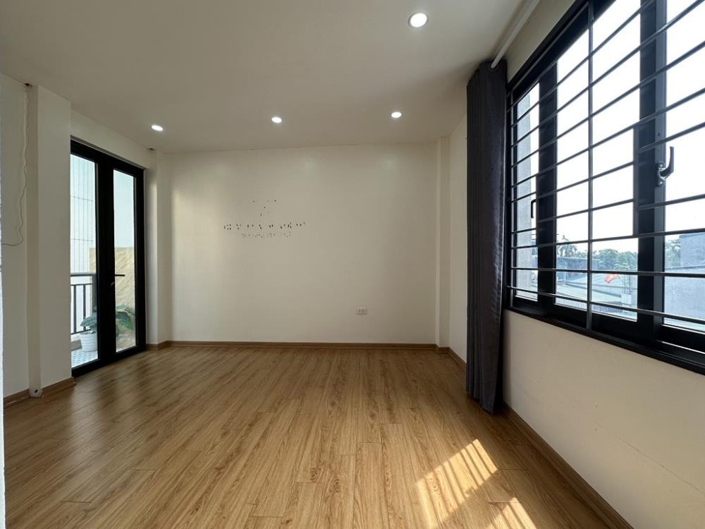 Bán nhà ngõ 140 Đông Thiên, Vĩnh Hưng: 42m² x 4 Tầng, Full Nội Thất, Giá 6.3 tỷ