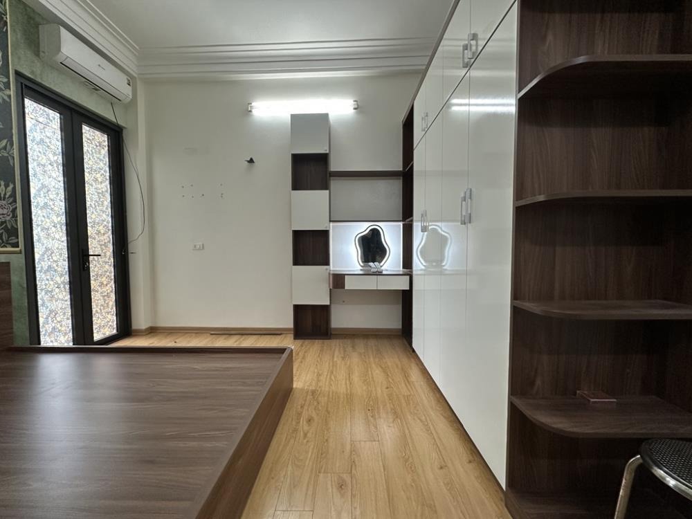 Bán nhà ngõ 140 Đông Thiên, Vĩnh Hưng: 42m² x 4 Tầng, Full Nội Thất, Giá 6.3 tỷ