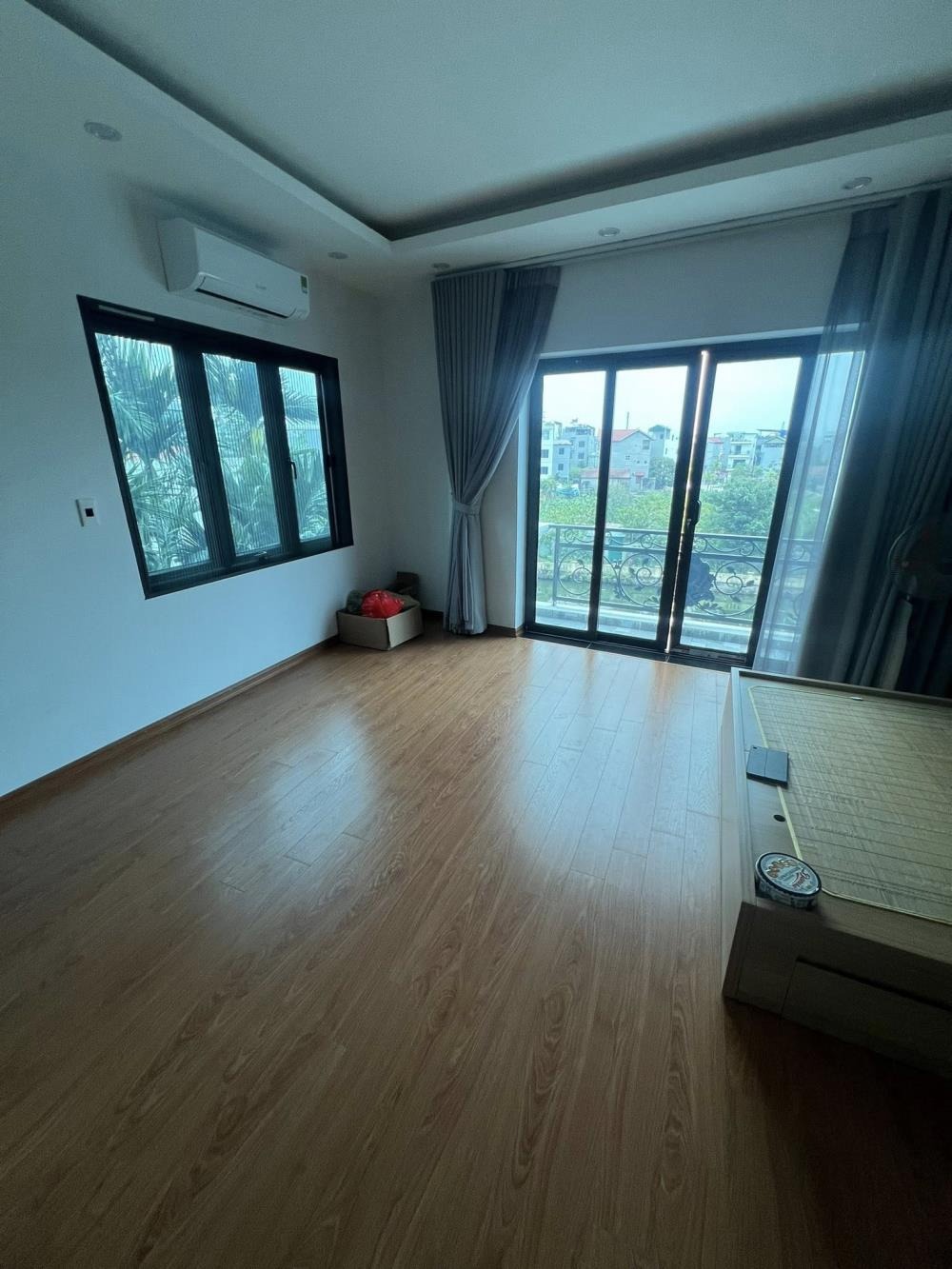 Bán nhà liên lạc 65m² - 6 tầng - Lô góc - Ô tô tránh - View Hồ - Giá 7.95 tỷ