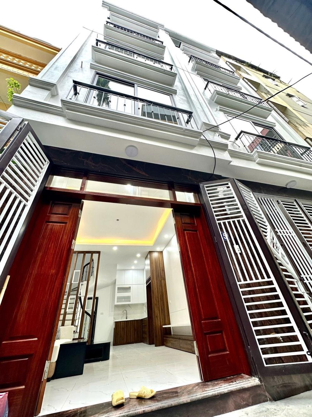 Bán nhà Xuân La - Tây Hồ: 8.5 tỷ - 5 tầng, gần chợ, trường học