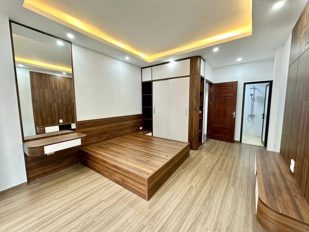 Bán nhà Xuân La - Tây Hồ: 8.5 tỷ - 5 tầng, gần chợ, trường học