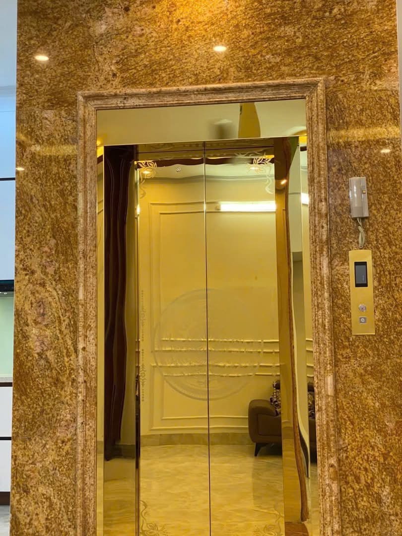 Bán nhà phố Hà Đông: 40m²x5T, Thang Máy, Full Nội Thất, 10 tỷ5