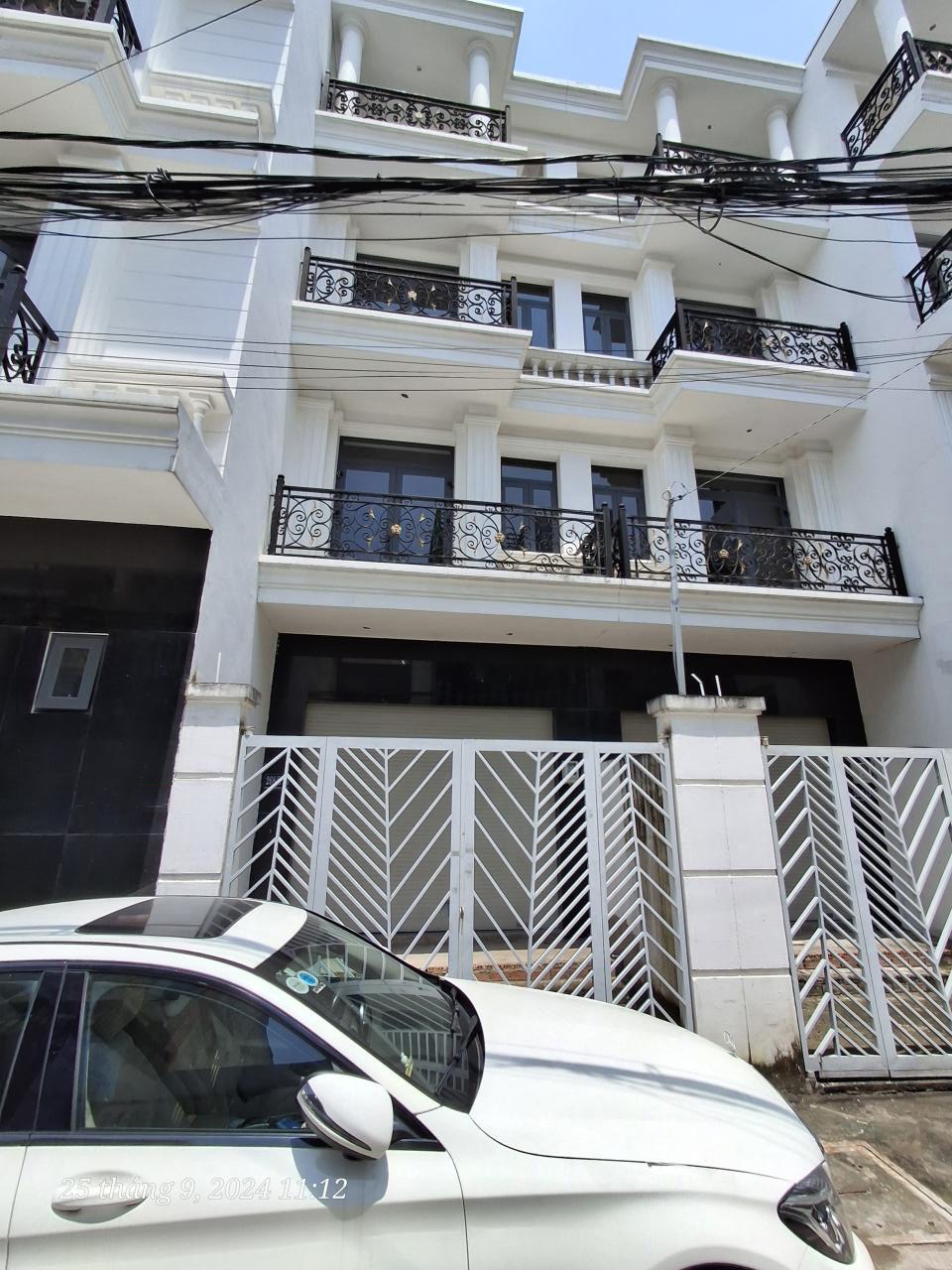 Nhà Mới 4 Tầng, Tô Ngọc Vân, Q12 - 72m2, Giá 5.9 Tỷ