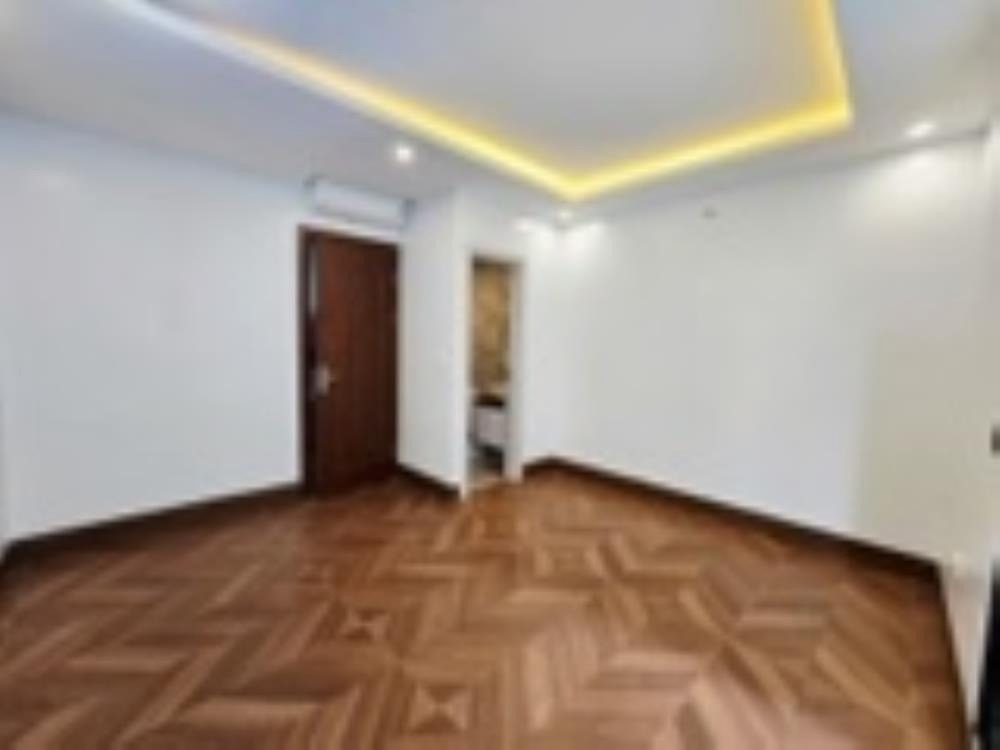 Nhà Phố Ngô Thì Sỹ - 5 Tầng, Thang Máy, Gara Ô Tô - Giá Tốt