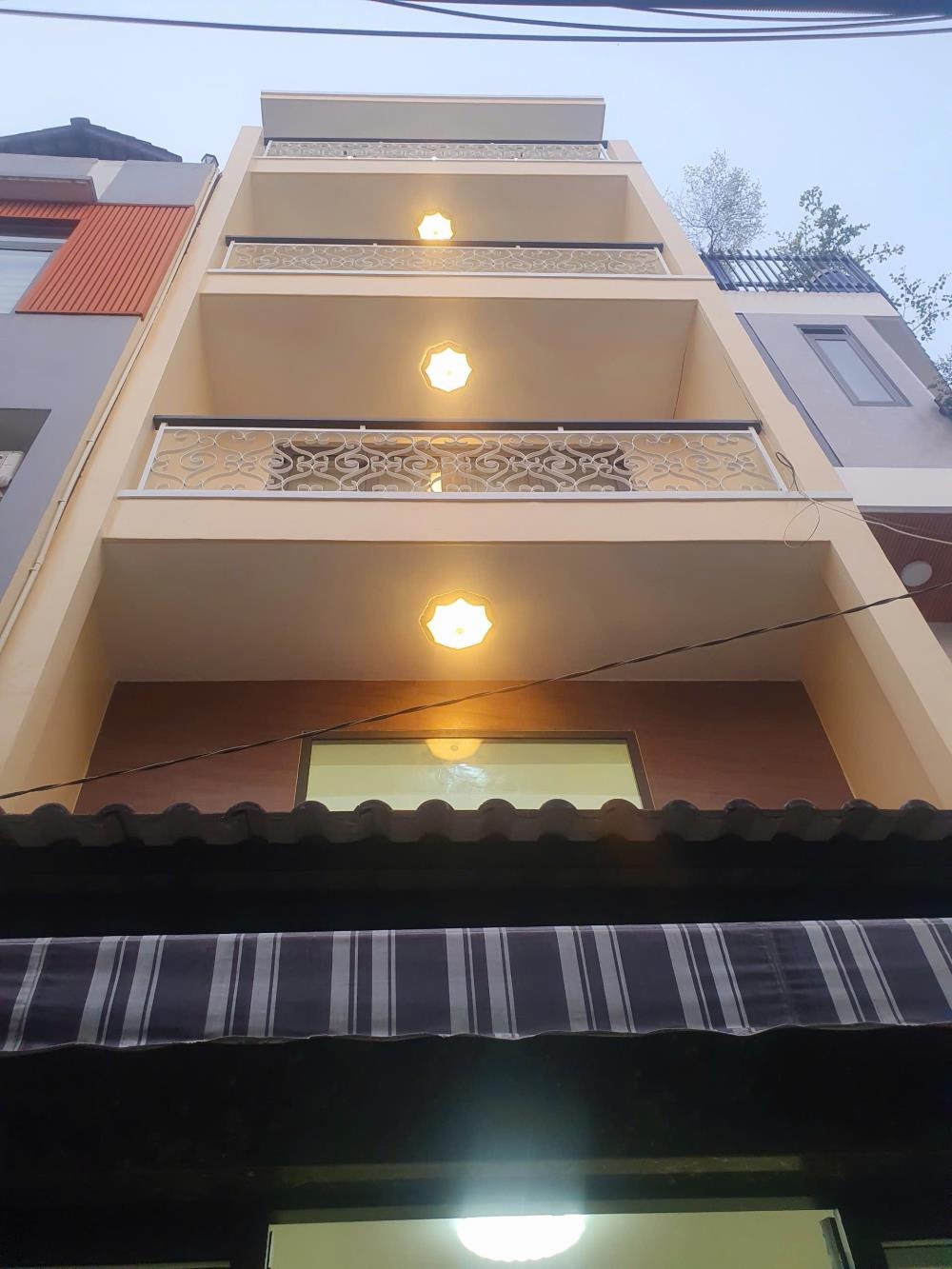 Nhà phố Quận 8: 4x10.5m, 1 Trệt 4 Lầu, Giá 6.9 tỷ
