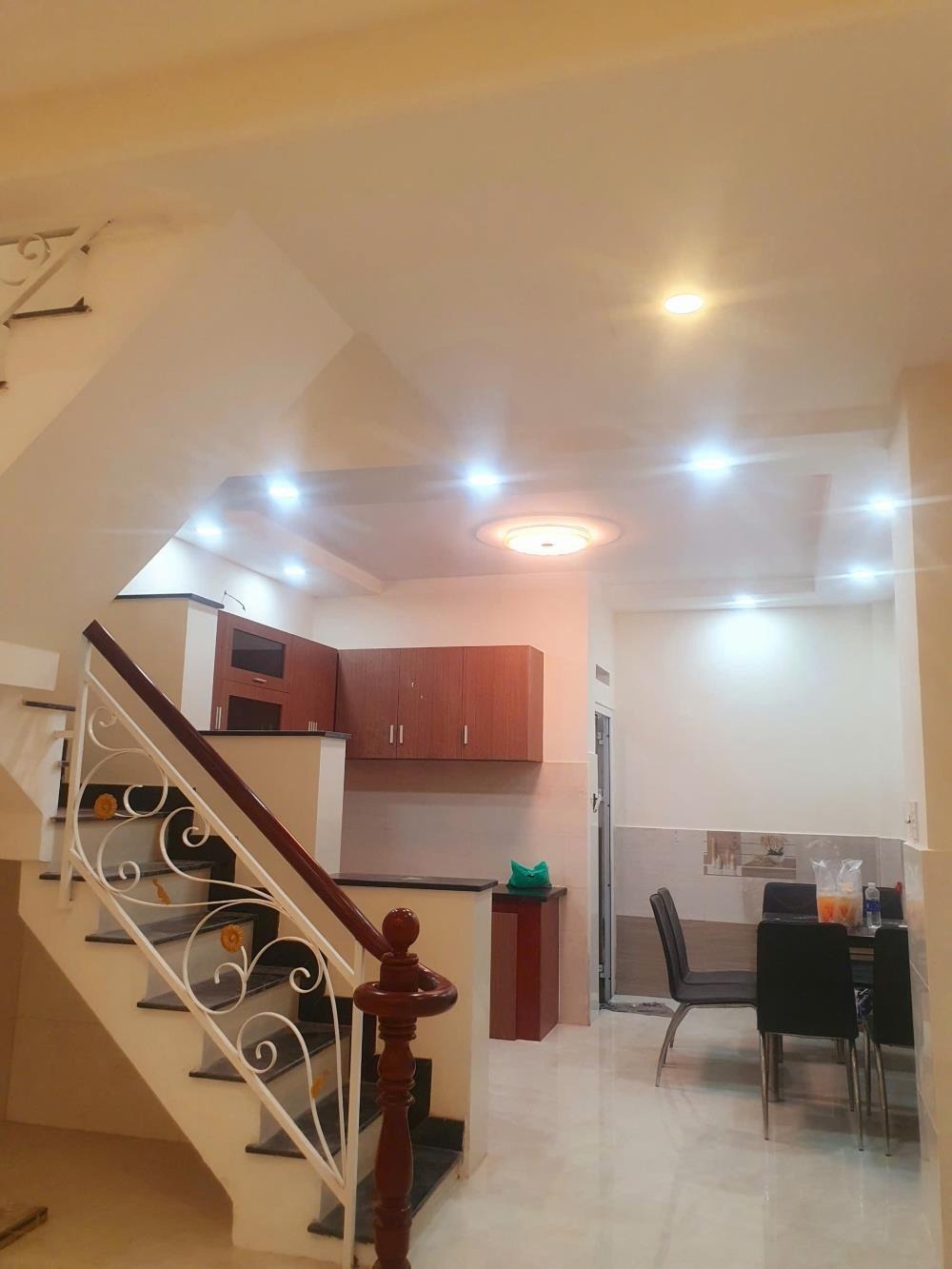 Nhà phố Quận 8: 4x10.5m, 1 Trệt 4 Lầu, Giá 6.9 tỷ