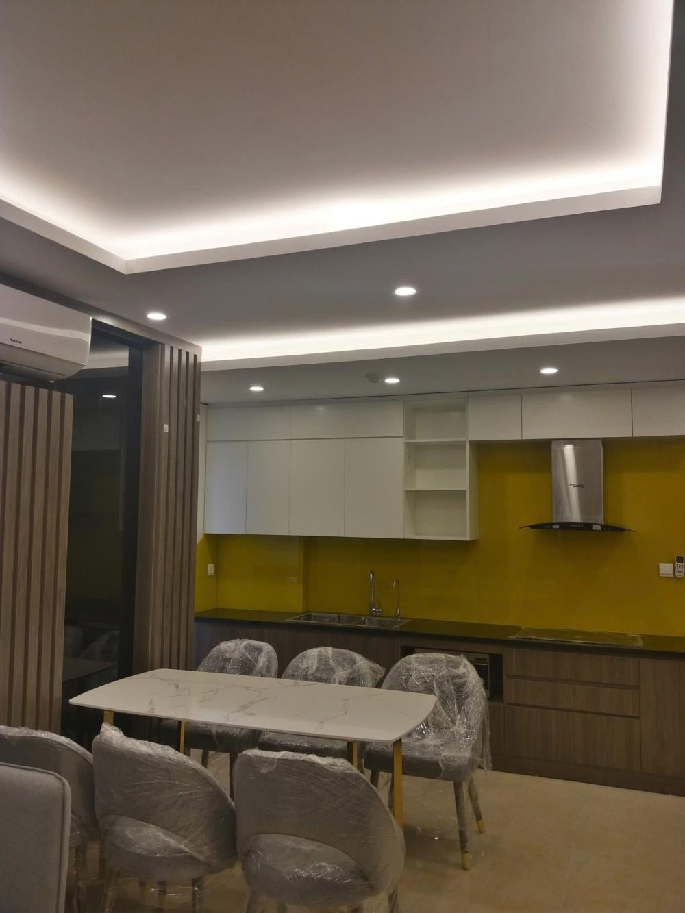 Bán Gấp Căn Hộ 2PN Vinhomes D’Capitale View Hồ - Giá Tốt