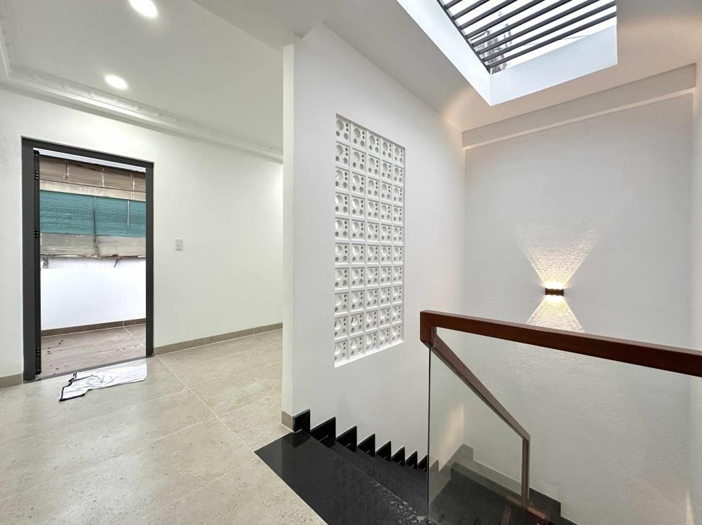 Nhà đẹp 4 tầng Bình Thạnh - 75m2, đường 12m, khu phân lô cao cấp