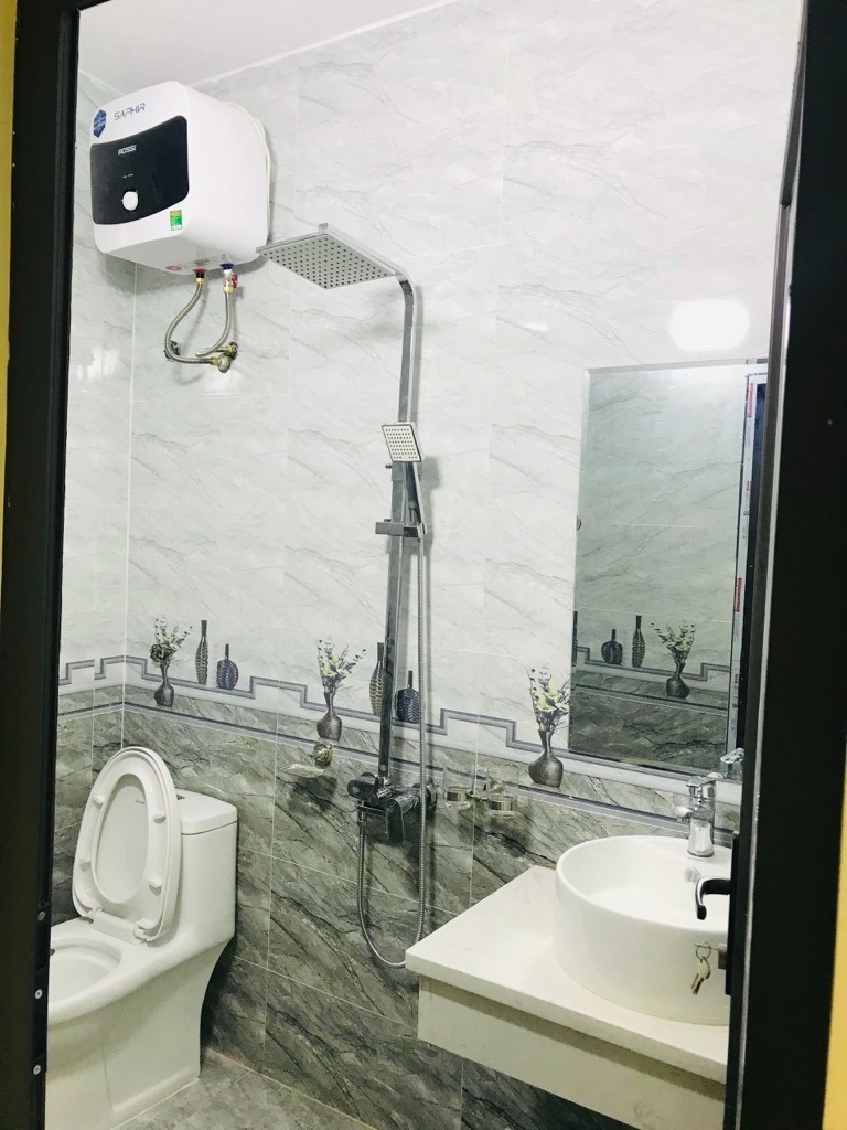 Nhà đẹp Lĩnh Nam 5 tầng, ô tô vào nhà, giá 7 tỷ