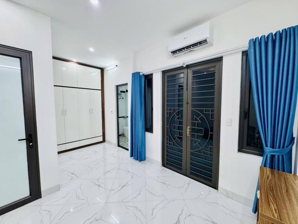Nhà đẹp Lĩnh Nam 5 tầng, ô tô vào nhà, giá 7 tỷ