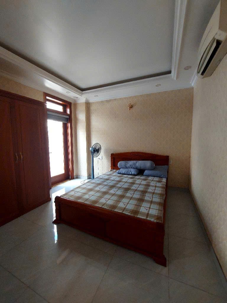 Bán nhà Quận 7 - 8.9 tỷ - 5PN - Hẻm Xe Hơi - Phú Mỹ Hưng