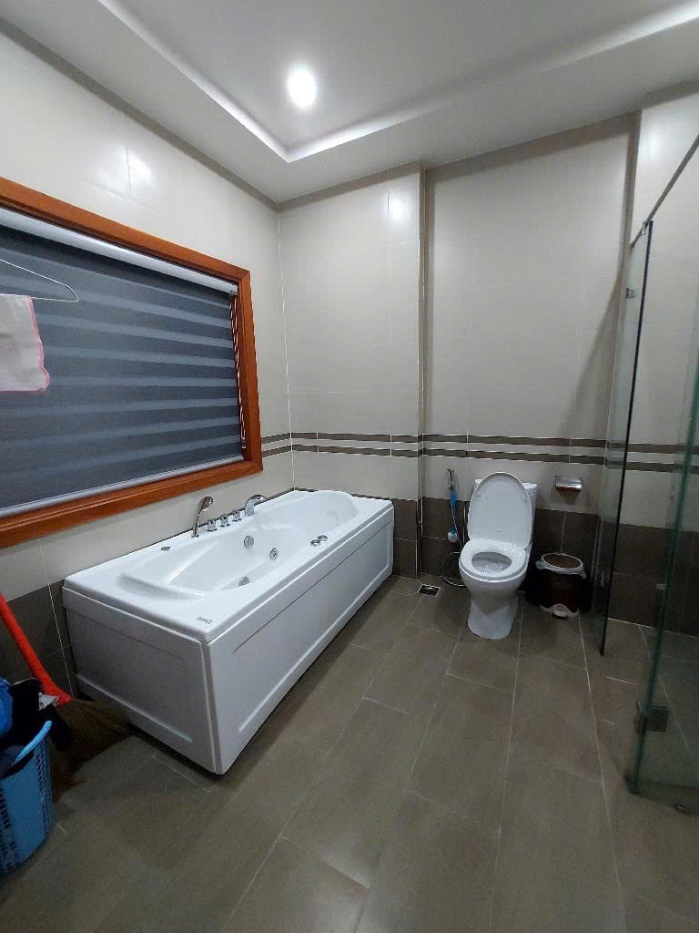 Bán nhà Quận 7 - 8.9 tỷ - 5PN - Hẻm Xe Hơi - Phú Mỹ Hưng