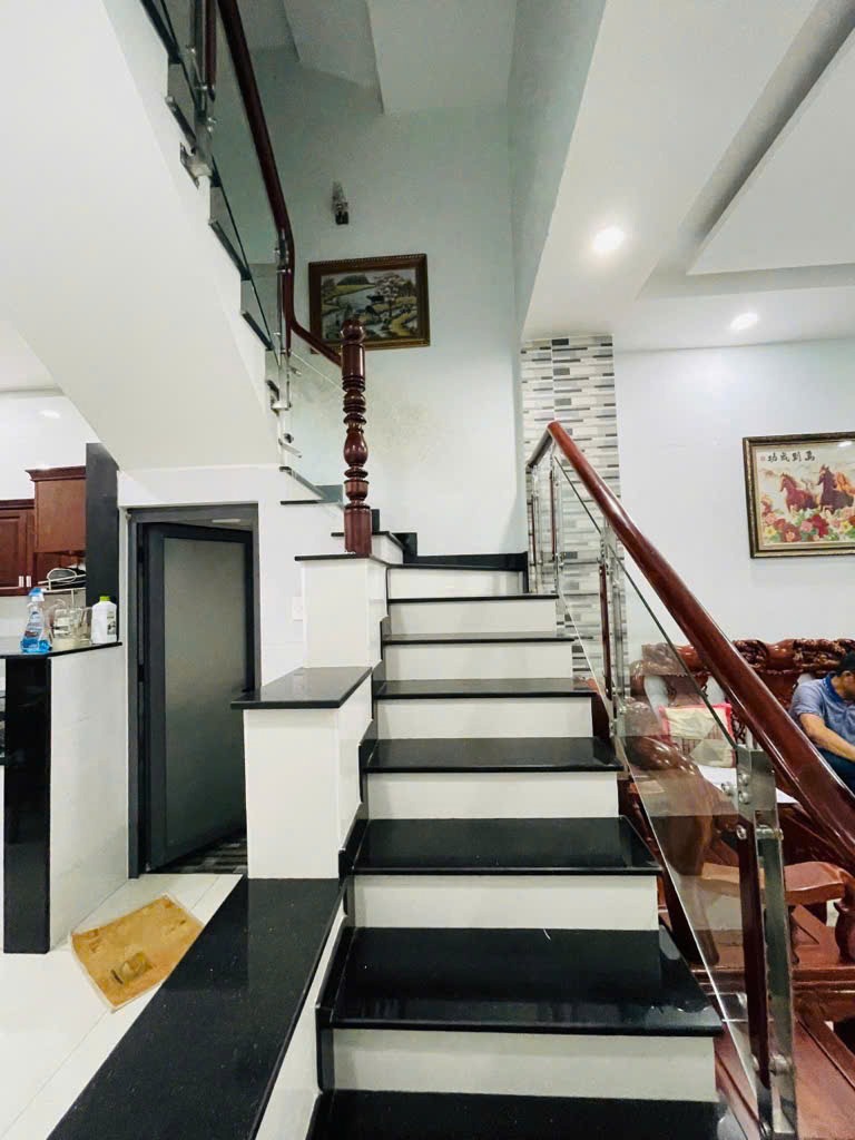 Nhà Đẹp Hẻm 140 Vườn Lài, An Phú - 4PN, Giá Tốt, Pháp Lý Sạch